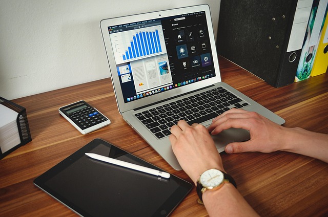 1773118688532106.jpg student-5224082_640.jpg